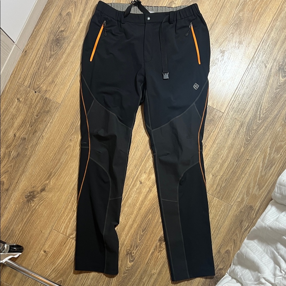 Colombia Men's Cargo Black and Orange Pants